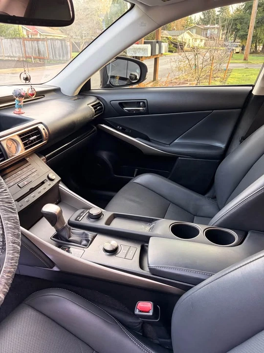 2015 Lexus IS 3rd Gen - Image 8 of 9