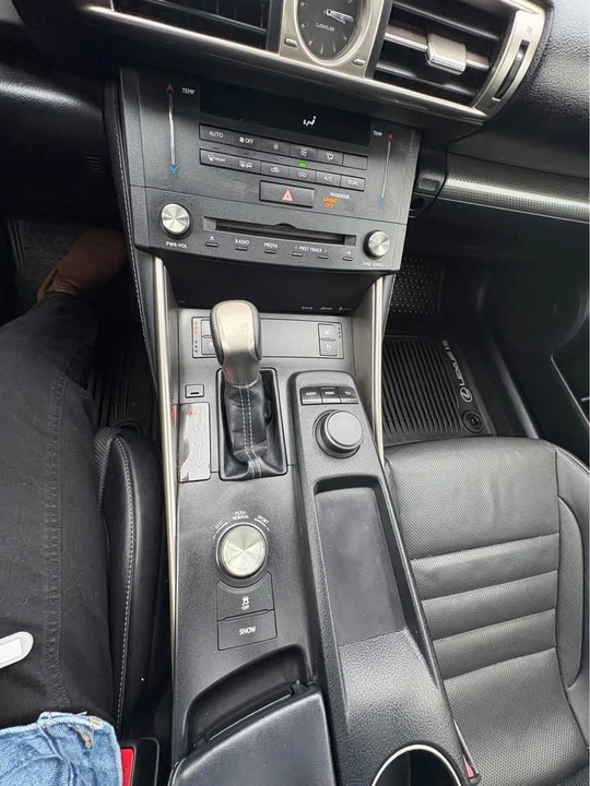 2015 Lexus IS 3rd Gen - Image 8 of 11