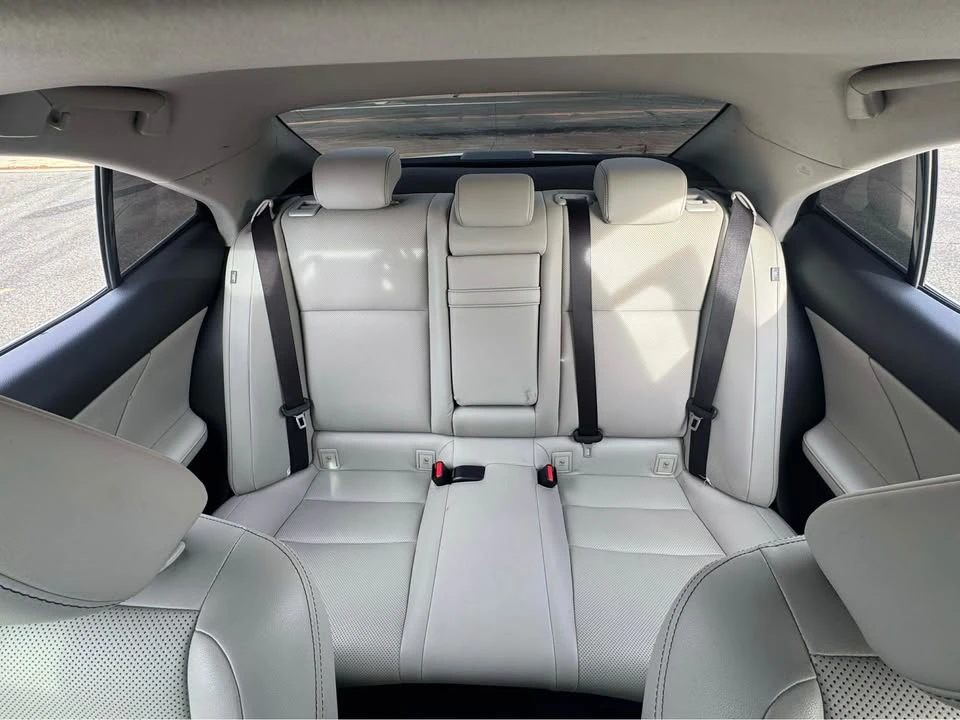 2015 Lexus IS 3rd Gen - Image 7 of 10