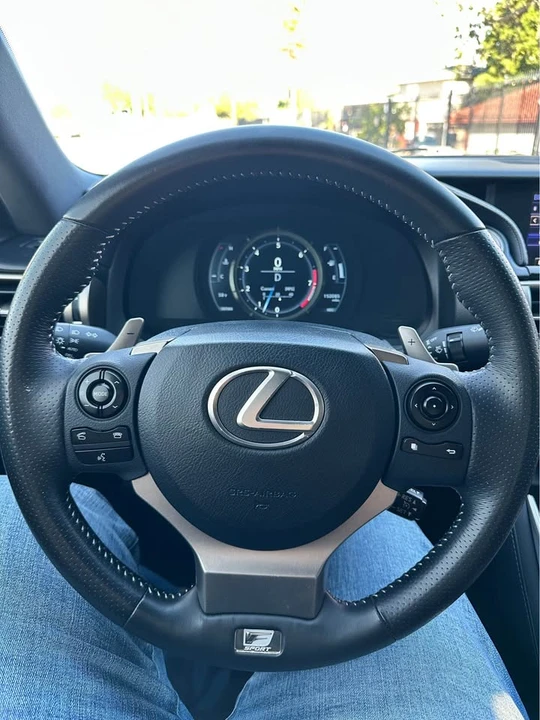 2015 Lexus IS 3rd Gen - Image 18 of 20