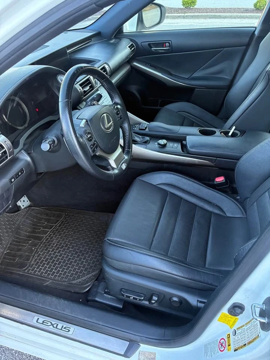 2015 Lexus IS 3rd Gen - Image 8 of 13