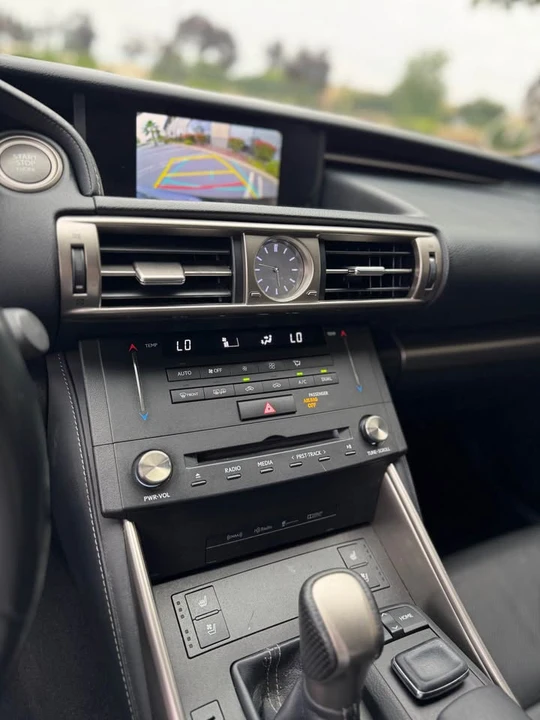 2015 Lexus IS 3rd Gen - Image 17 of 20