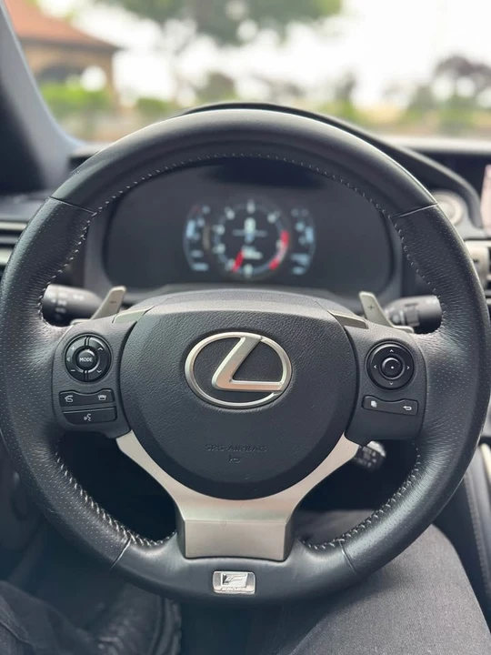 2015 Lexus IS 3rd Gen - Image 18 of 20