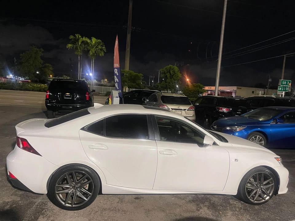 2015 Lexus IS 3rd Gen - Image 4 of 7