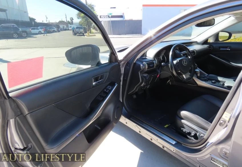 2015 Lexus IS 3rd Gen - Image 20 of 21