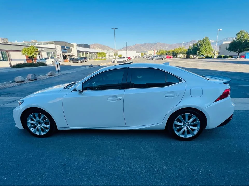 2015 Lexus IS 3rd Gen - Image 8 of 20