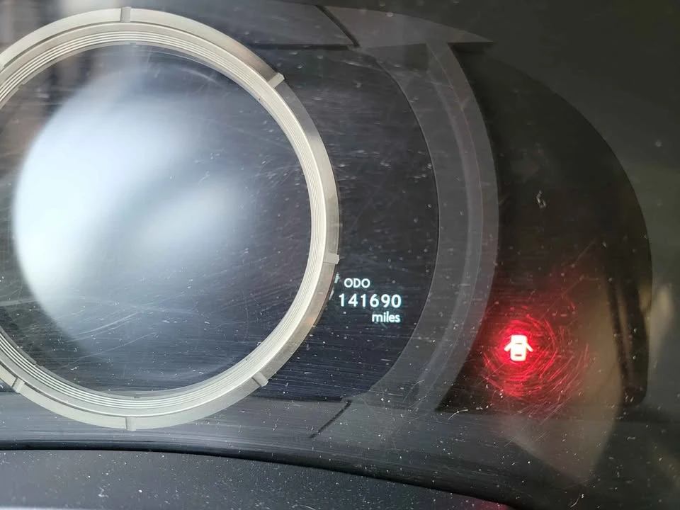 2015 Lexus IS 3rd Gen - Image 14 of 19