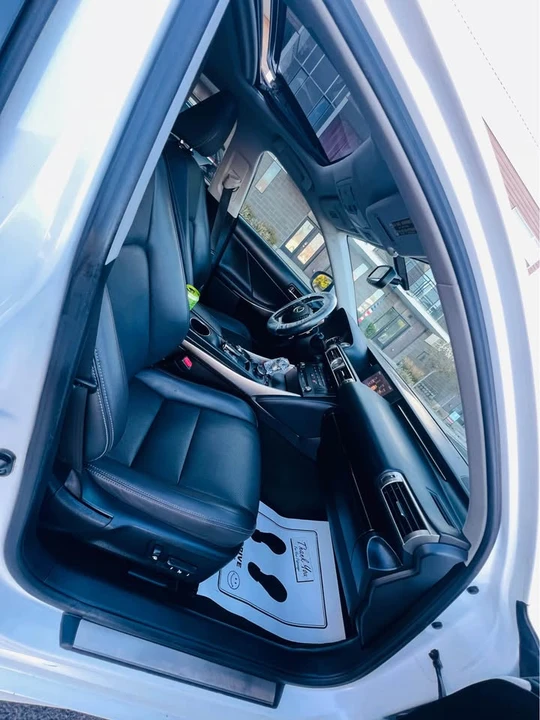 2015 Lexus IS 3rd Gen - Image 19 of 20