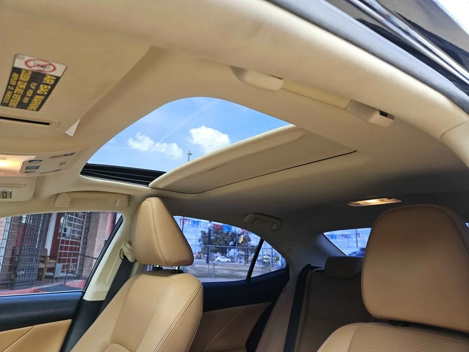 2015 Lexus IS 3rd Gen - Image 6 of 7