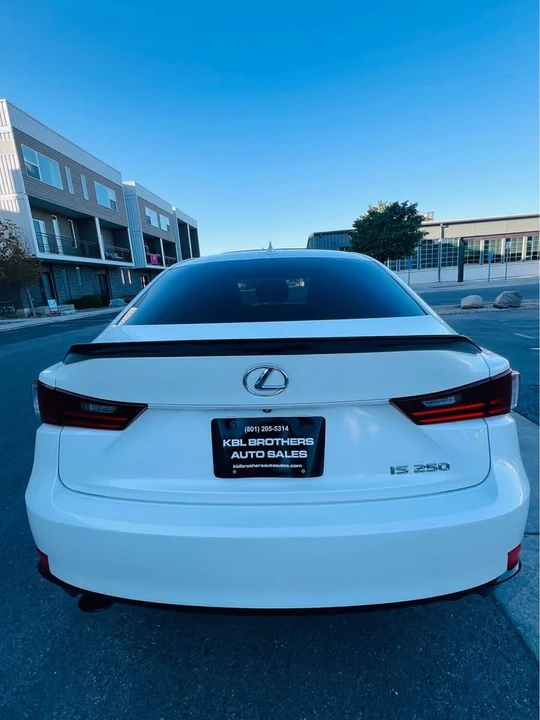 2015 Lexus IS 3rd Gen - Image 5 of 20