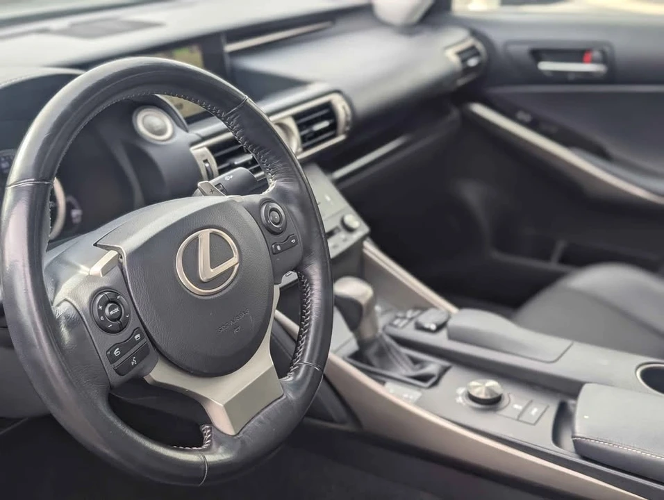 2015 Lexus IS 3rd Gen - Image 10 of 15