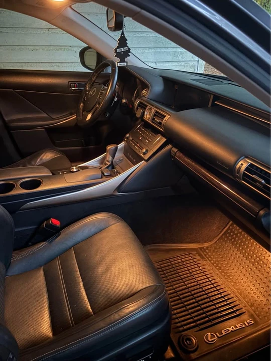 2015 Lexus IS 3rd Gen - Image 15 of 18