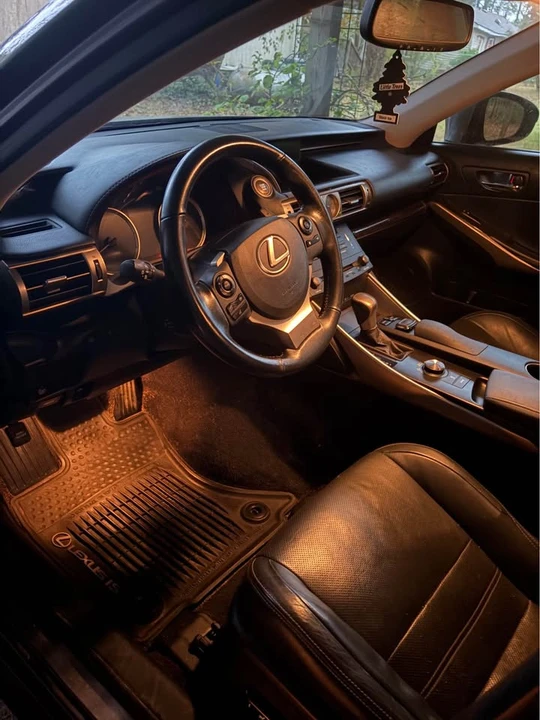 2015 Lexus IS 3rd Gen - Image 16 of 18