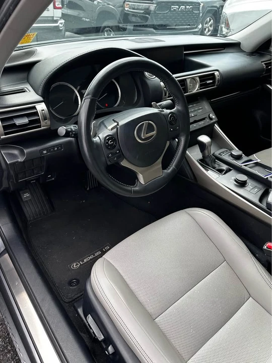 2015 Lexus IS 3rd Gen - Image 4 of 5