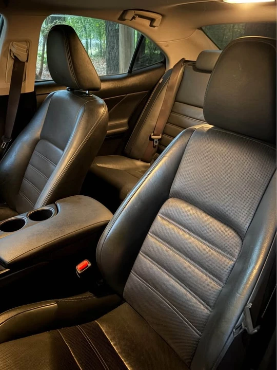 2015 Lexus IS 3rd Gen - Image 17 of 18