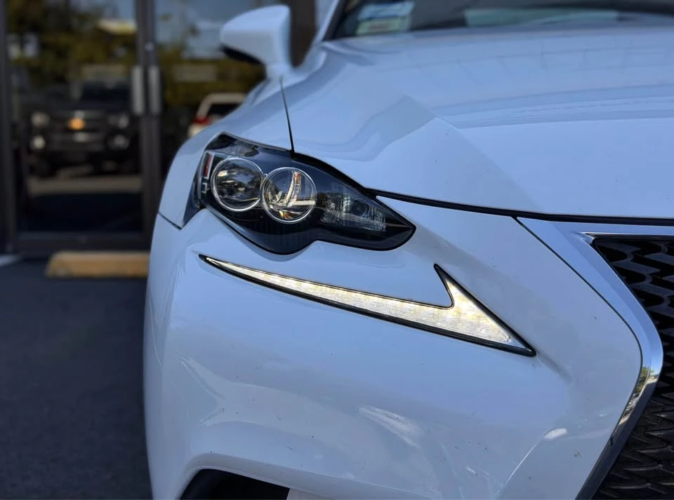 2015 Lexus IS 3rd Gen - Image 4 of 13