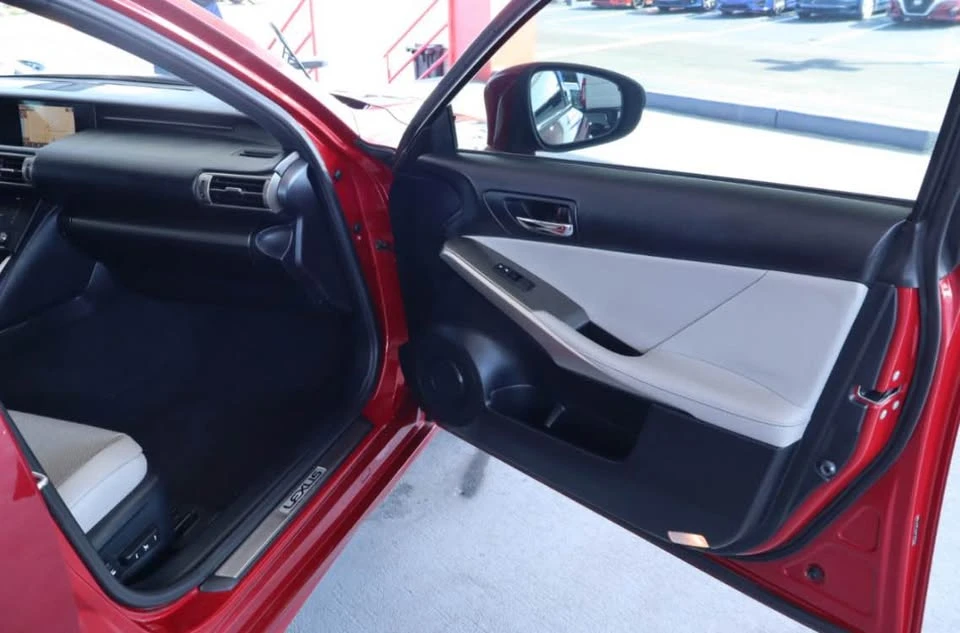 2015 Lexus IS 3rd Gen - Image 15 of 19
