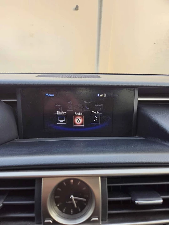 2015 Lexus IS 3rd Gen - Image 16 of 19
