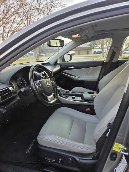2015 Lexus IS 3rd Gen - Image 8 of 19