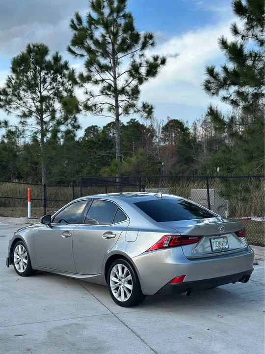 2015 Lexus IS 3rd Gen - Image 8 of 11