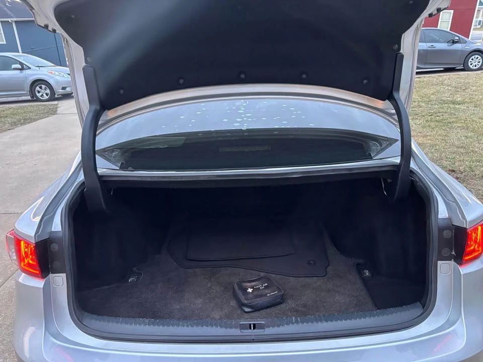 2015 Lexus IS 3rd Gen - Image 8 of 11
