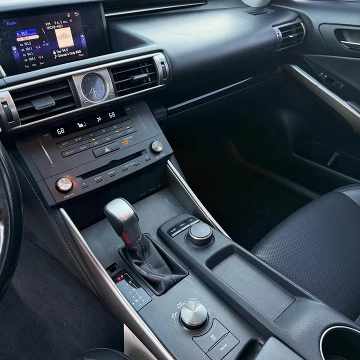 2015 Lexus IS 3rd Gen - Image 8 of 12