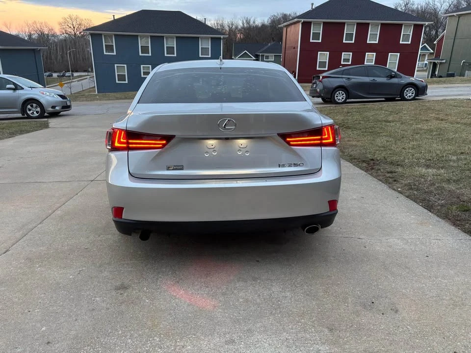 2015 Lexus IS 3rd Gen - Image 4 of 11