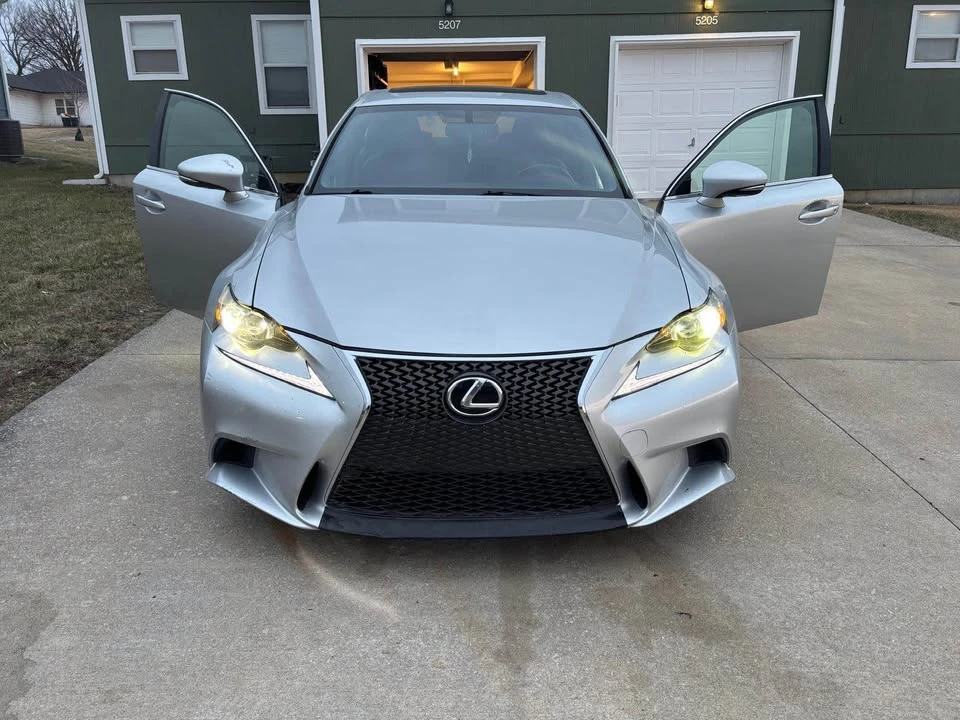 2015 Lexus IS 3rd Gen - Image 9 of 11
