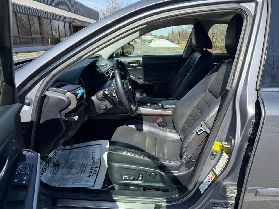 2015 Lexus IS 3rd Gen - Image 10 of 17