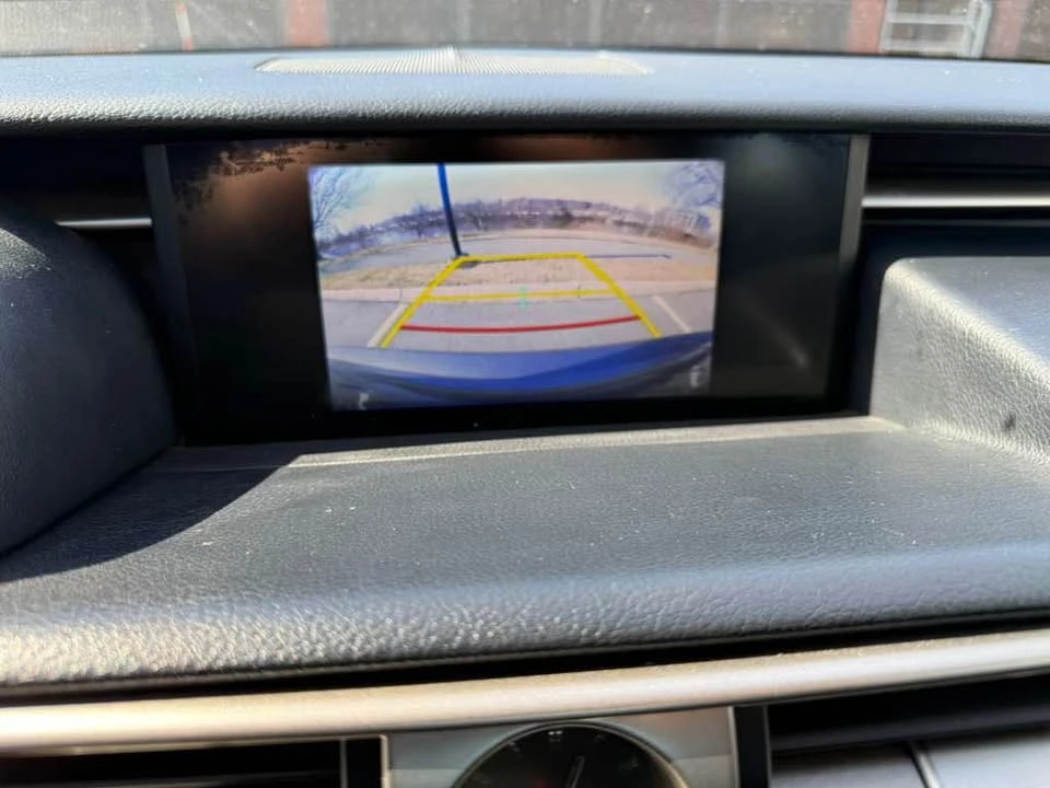 2015 Lexus IS 3rd Gen - Image 8 of 17