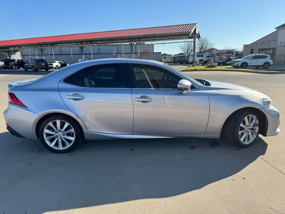 2015 Lexus IS 3rd Gen - Image 4 of 15