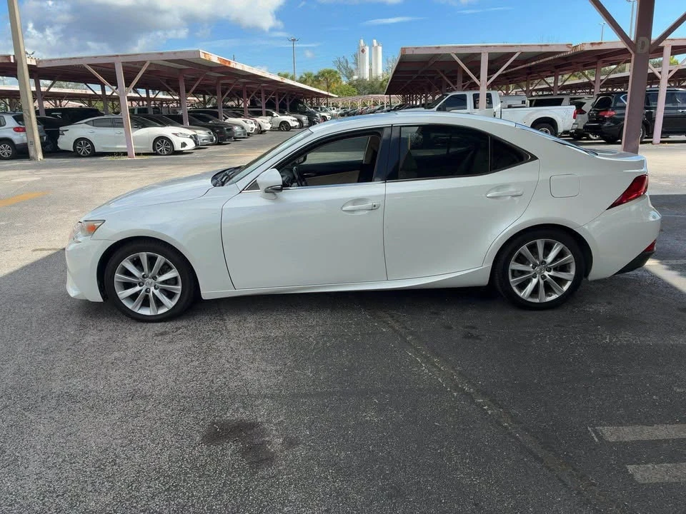 2015 Lexus IS 3rd Gen - Image 4 of 5