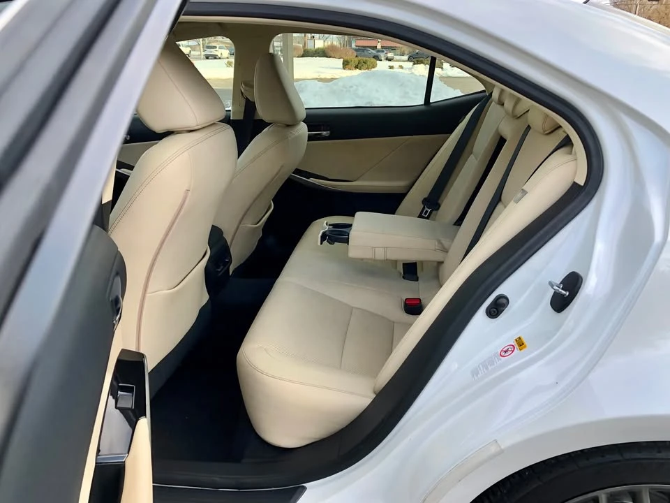 2015 Lexus IS 3rd Gen - Image 10 of 20