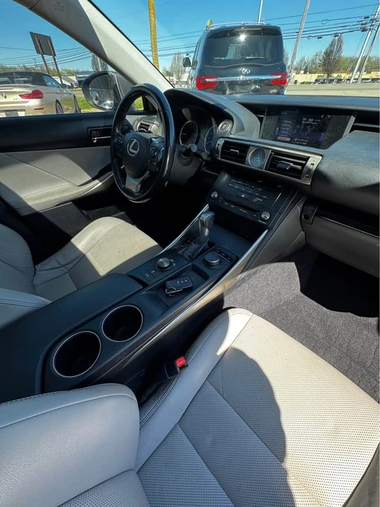 2015 Lexus IS 3rd Gen - Image 8 of 10