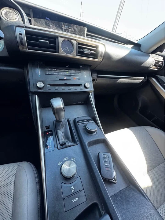 2015 Lexus IS 3rd Gen - Image 9 of 10