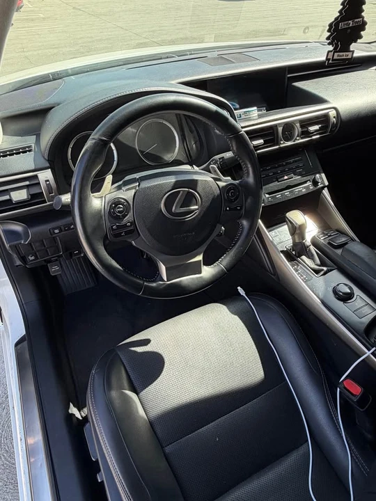 2015 Lexus IS 3rd Gen - Image 8 of 11