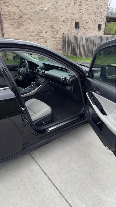 2015 Lexus IS 3rd Gen - Image 7 of 10