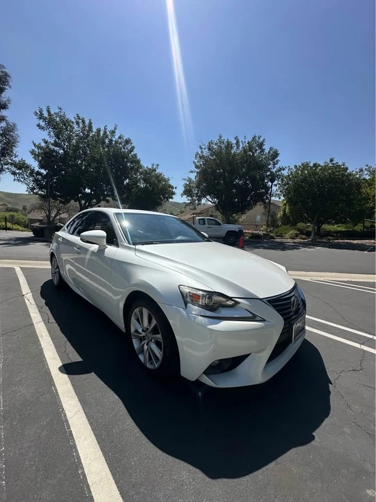 2015 Lexus IS 3rd Gen - Image 4 of 18