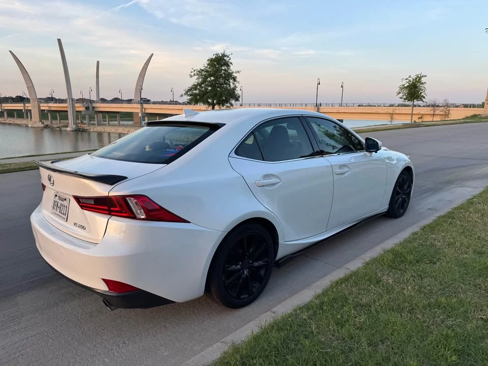 2015 Lexus IS 3rd Gen - Image 4 of 12