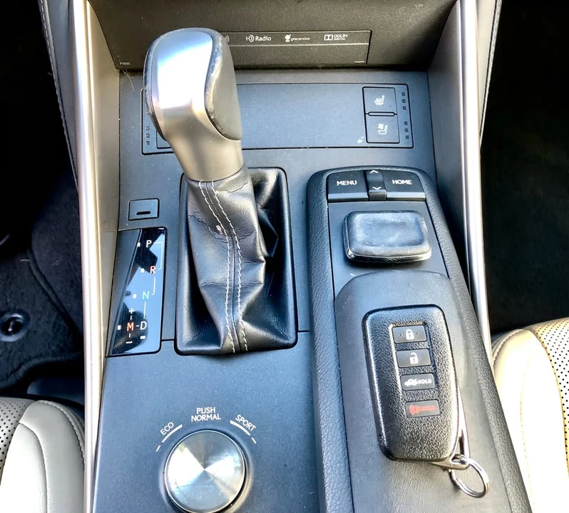 2015 Lexus IS 3rd Gen - Image 17 of 20
