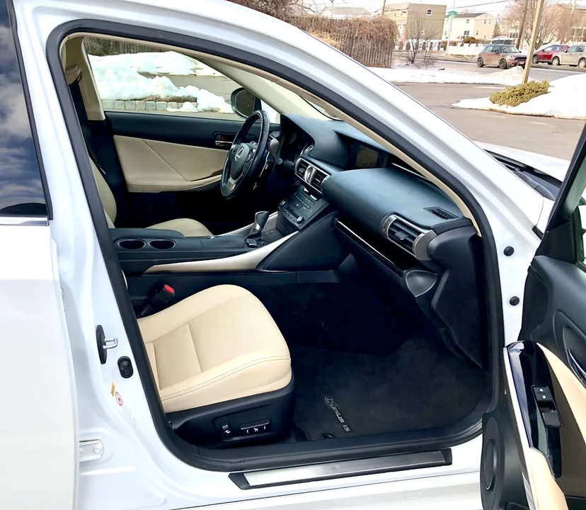 2015 Lexus IS 3rd Gen - Image 11 of 20