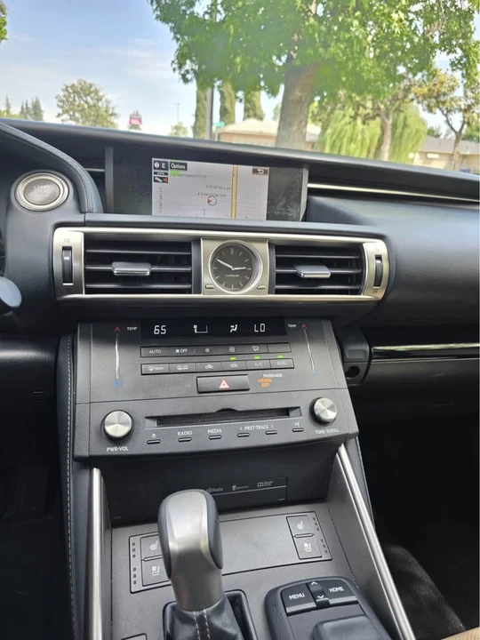 2015 Lexus IS 3rd Gen - Image 10 of 12