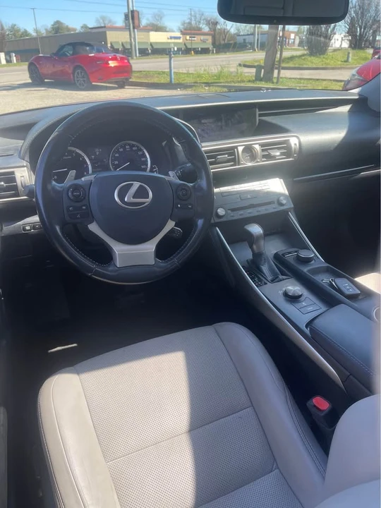 2015 Lexus IS 3rd Gen - Image 5 of 10