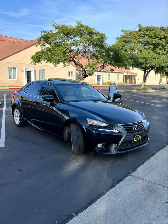 2015 Lexus IS 3rd Gen - Image 4 of 15