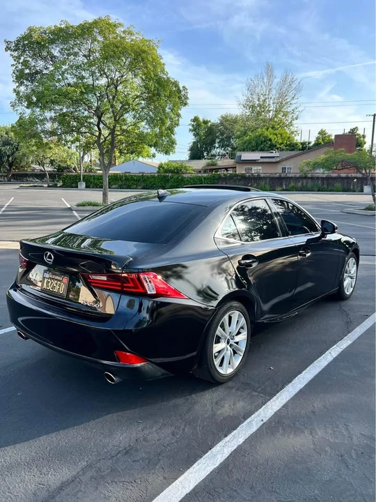 2015 Lexus IS 3rd Gen - Image 5 of 15