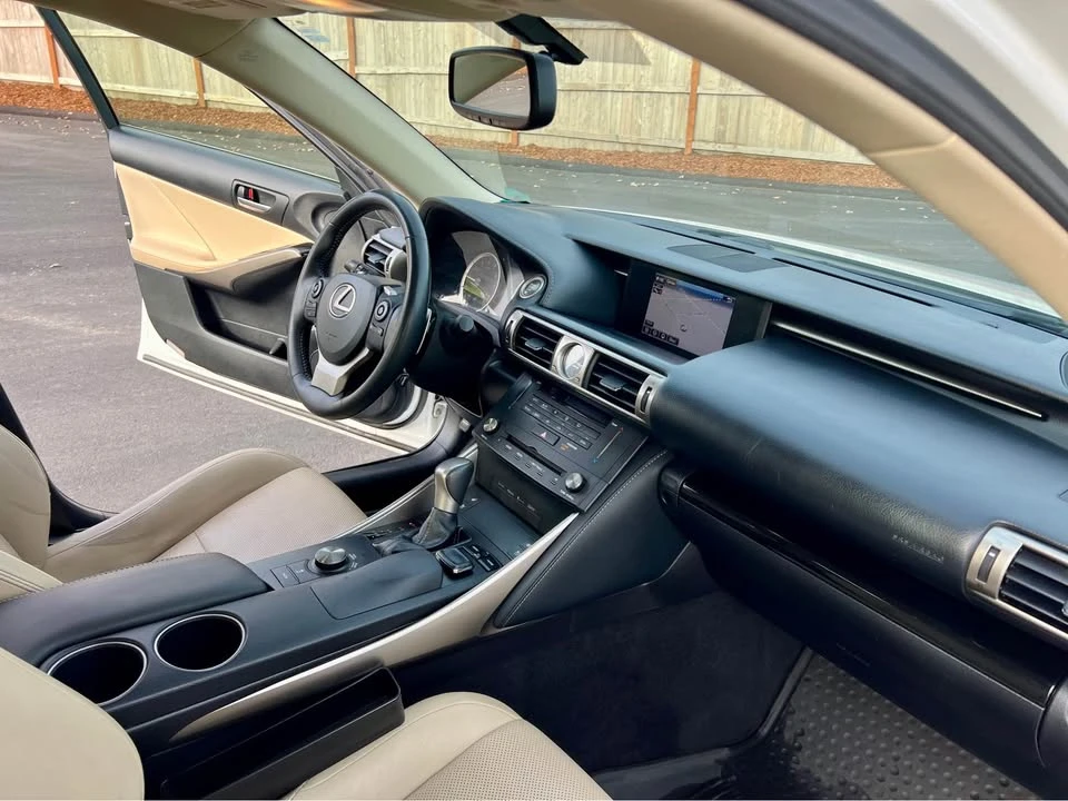 2015 Lexus IS 3rd Gen - Image 17 of 20