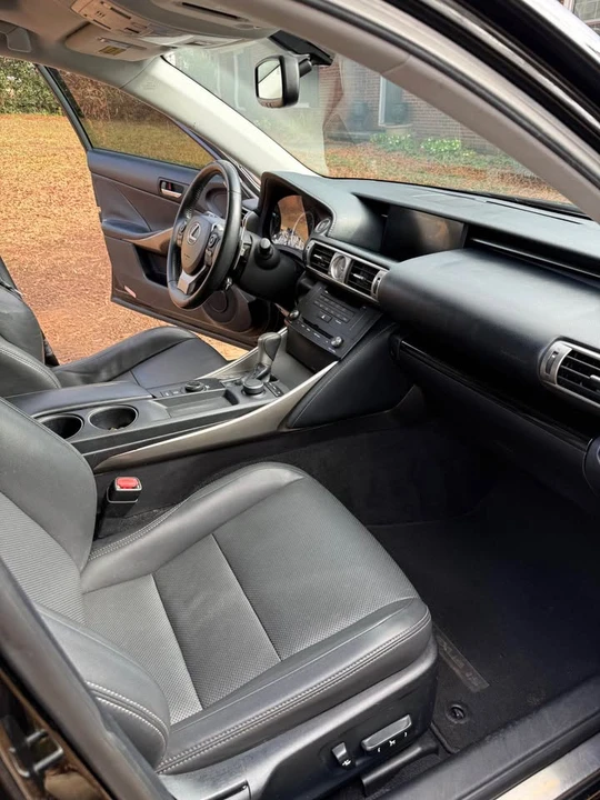 2015 Lexus IS 3rd Gen - Image 9 of 10