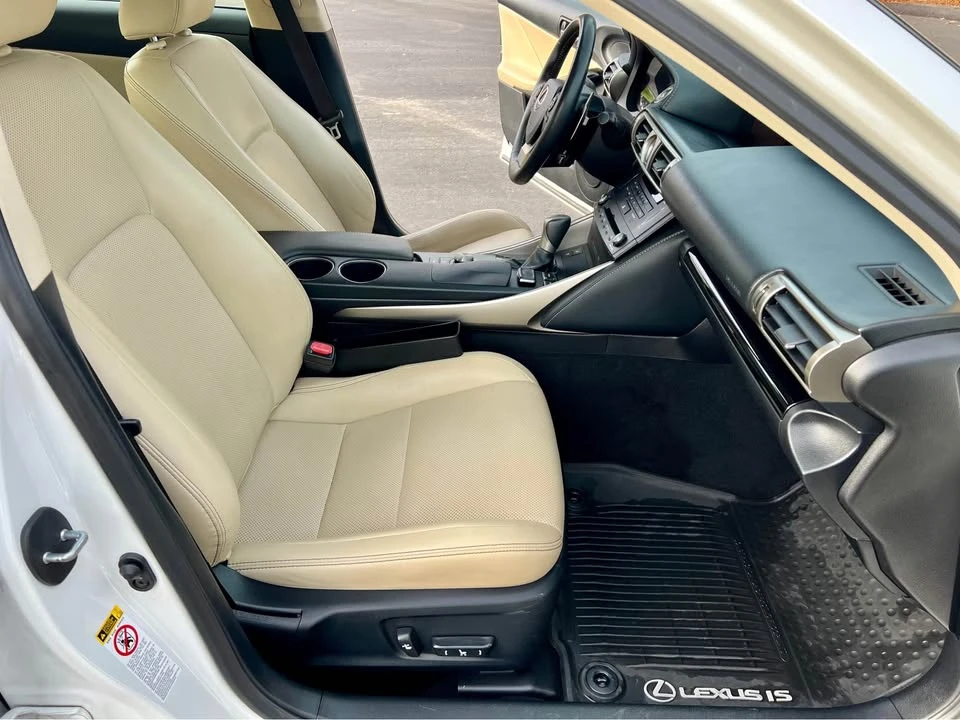 2015 Lexus IS 3rd Gen - Image 16 of 20