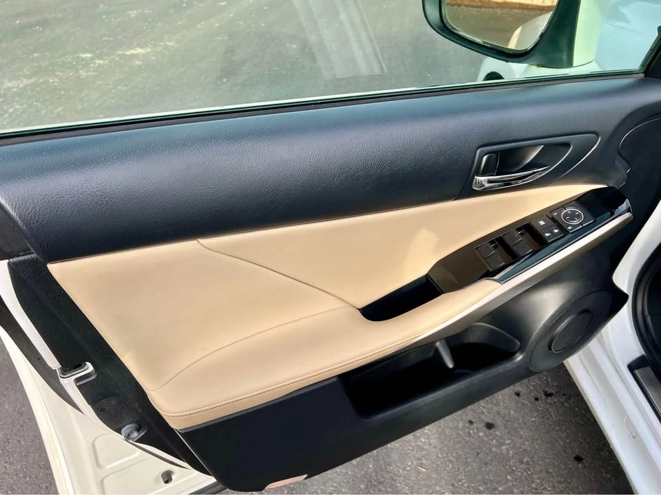 2015 Lexus IS 3rd Gen - Image 11 of 20