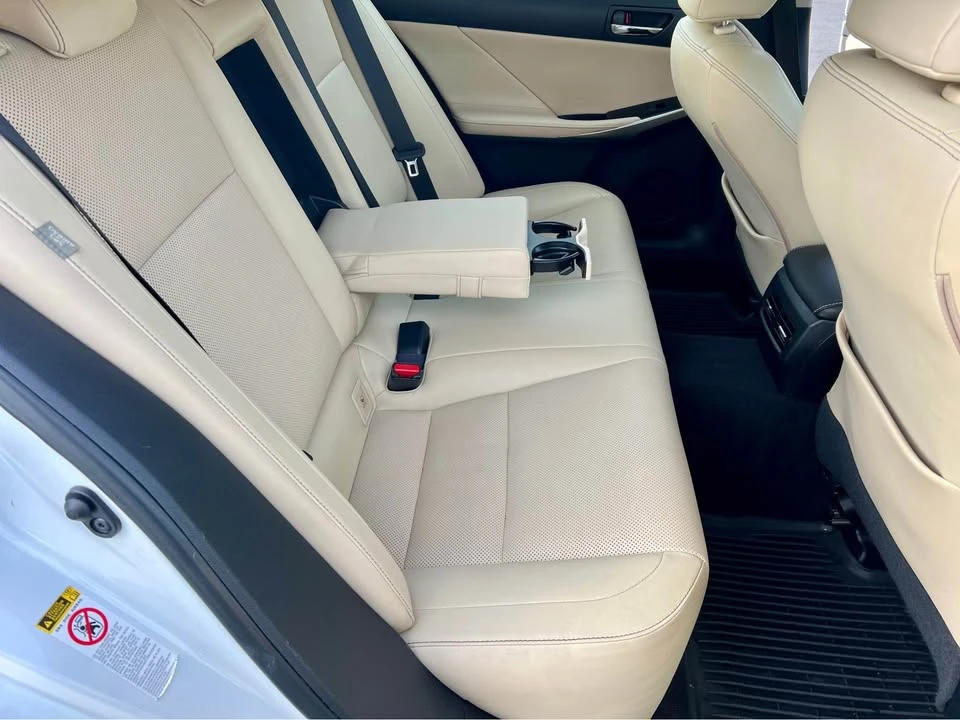 2015 Lexus IS 3rd Gen - Image 15 of 20